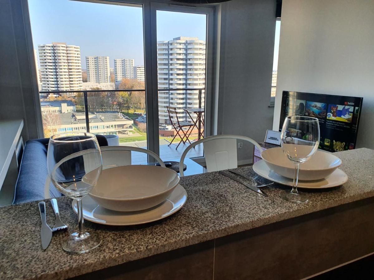 Apartament Wsrod 1000Cy Swiatel - Z Parkingiem W Hali Garazowej- Duzy Balkon Z Lezakami - Piekny Widok Noca Na Panorame Tysiaclecia Katowice Bagian luar foto